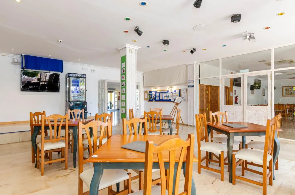 Bar, Mariner Club Apartments, Majorca