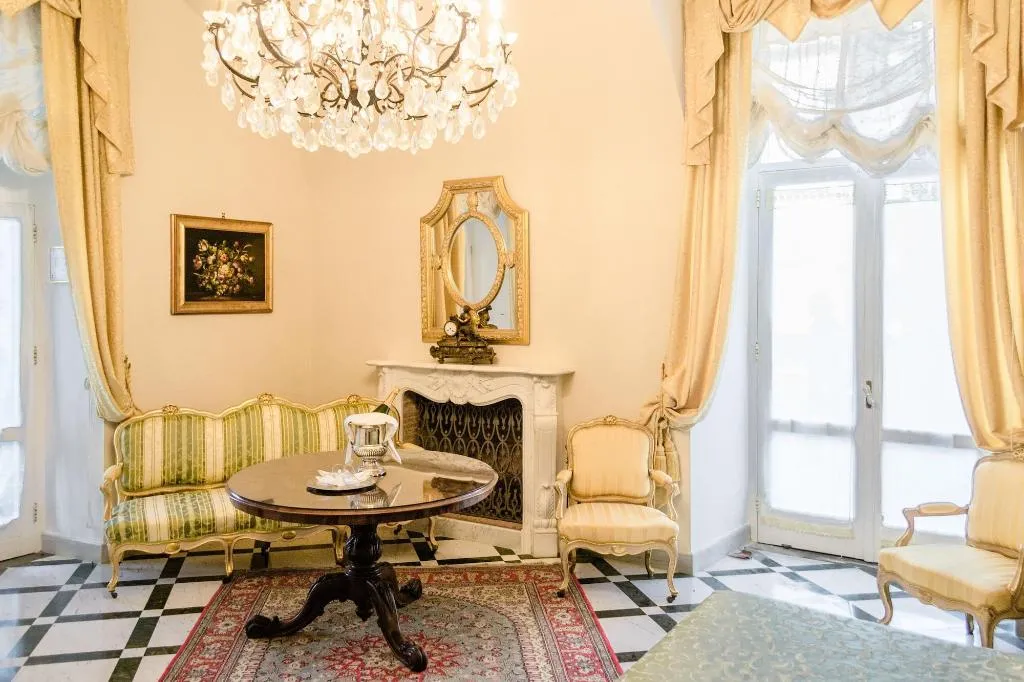 Room, Relais La Rupe, Naples