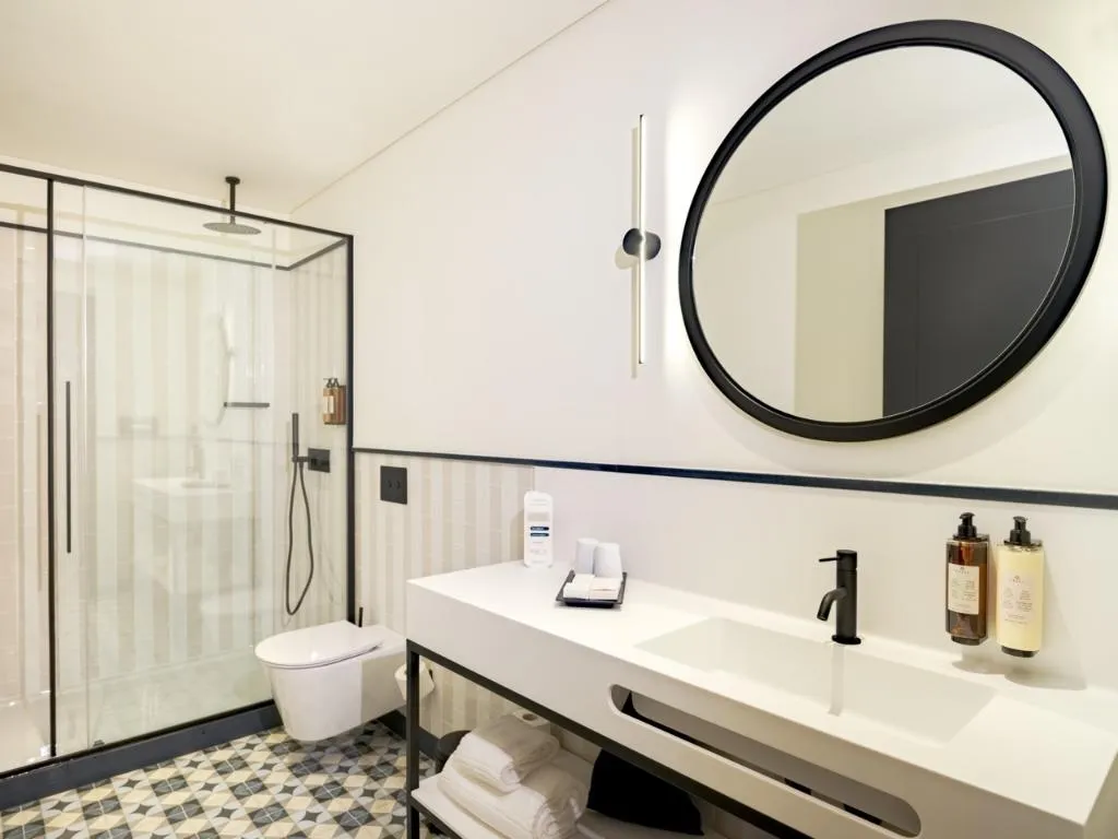 SUITE CAPACITY 3 Room, Axis Porto Club, Porto