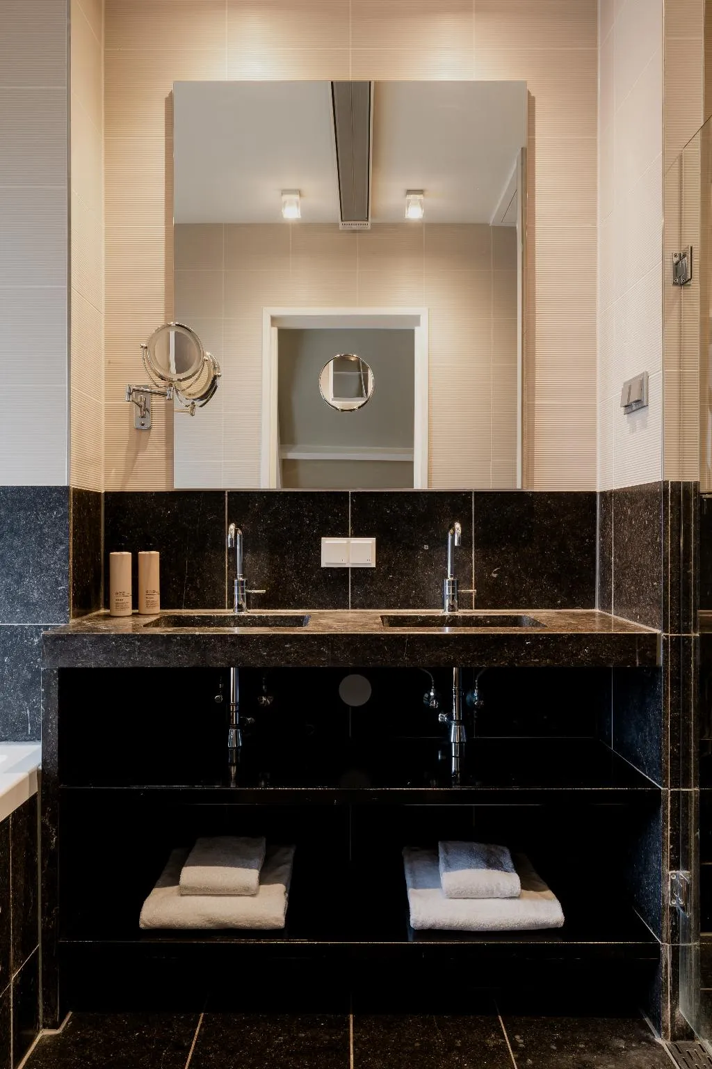 JUNIOR SUITE STANDARD Room, Hotel Roemer, Amsterdam