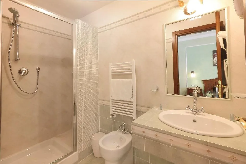 Room, Katti House, Florence