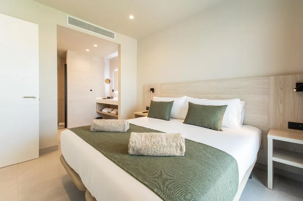 APARTMENT CAPACITY 4 TWO BEDROOMS Room, Amarilla Golf Residences, Tenerife