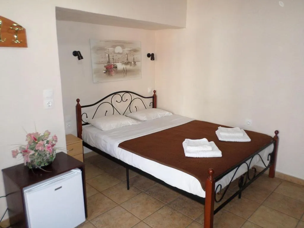 Room, Tina Economy Hotel, Crete