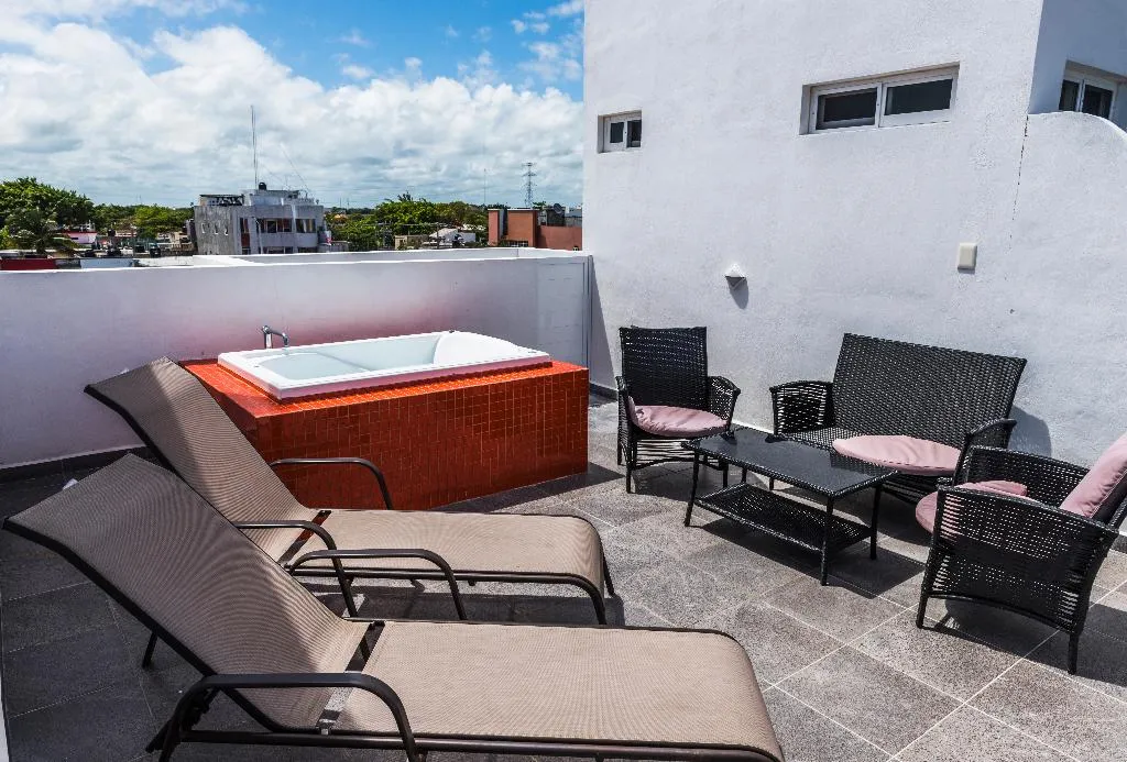 APARTMENT WITH TERRACE Room, Suite 24, Playa Del Carmen