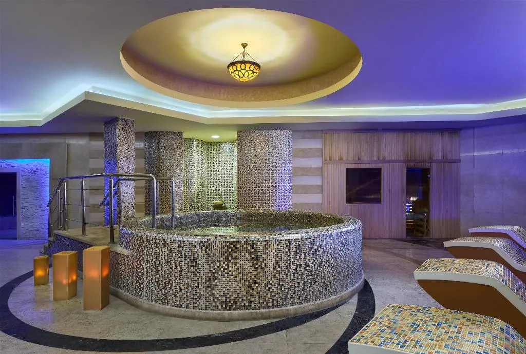 Sports and Entertainment, Kempinski Palace Cairo, Cairo