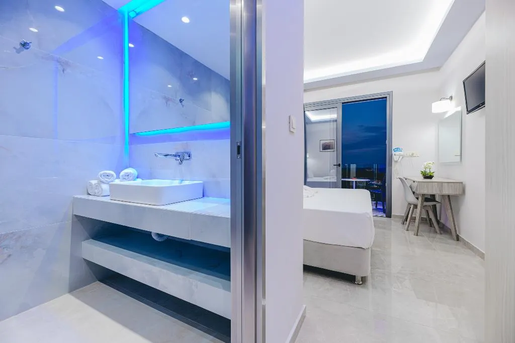 DOUBLE WITH BALCONY Room, Christina Apartments, Zante