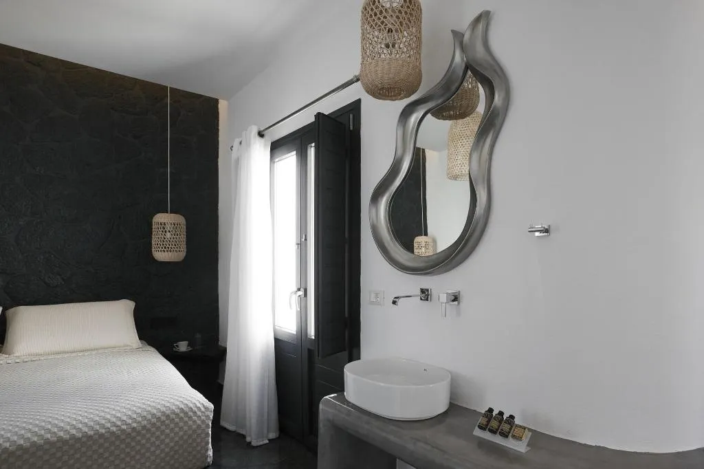 Room, Oia Suites, Santorini