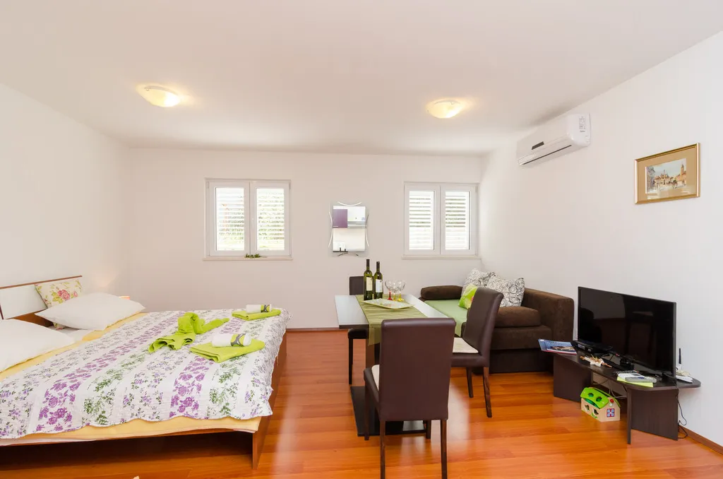 STUDIO WITH TERRACE Room, Apartments Ira, Dubrovnik