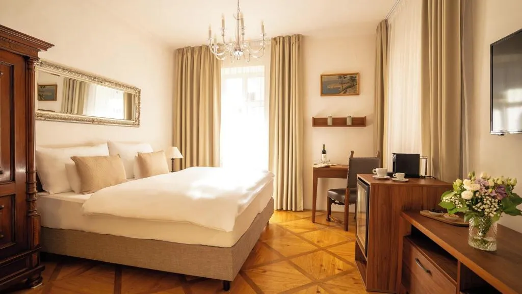 Room, Hotel Golden Key Prague, Prague