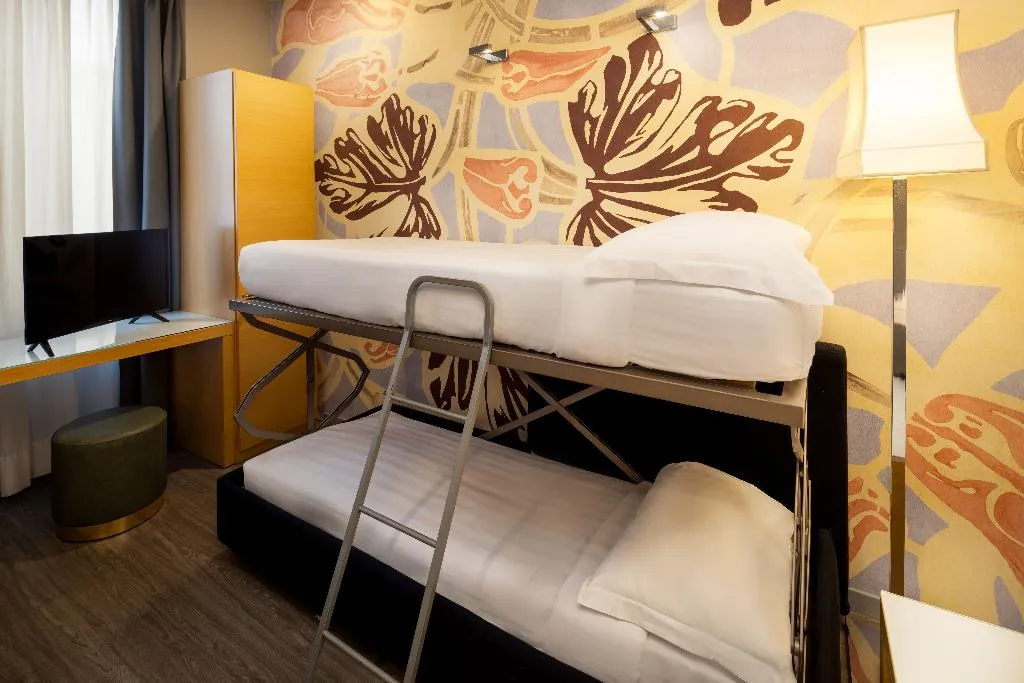 Room, Holiday Inn Milan Garibaldi Station, Milan