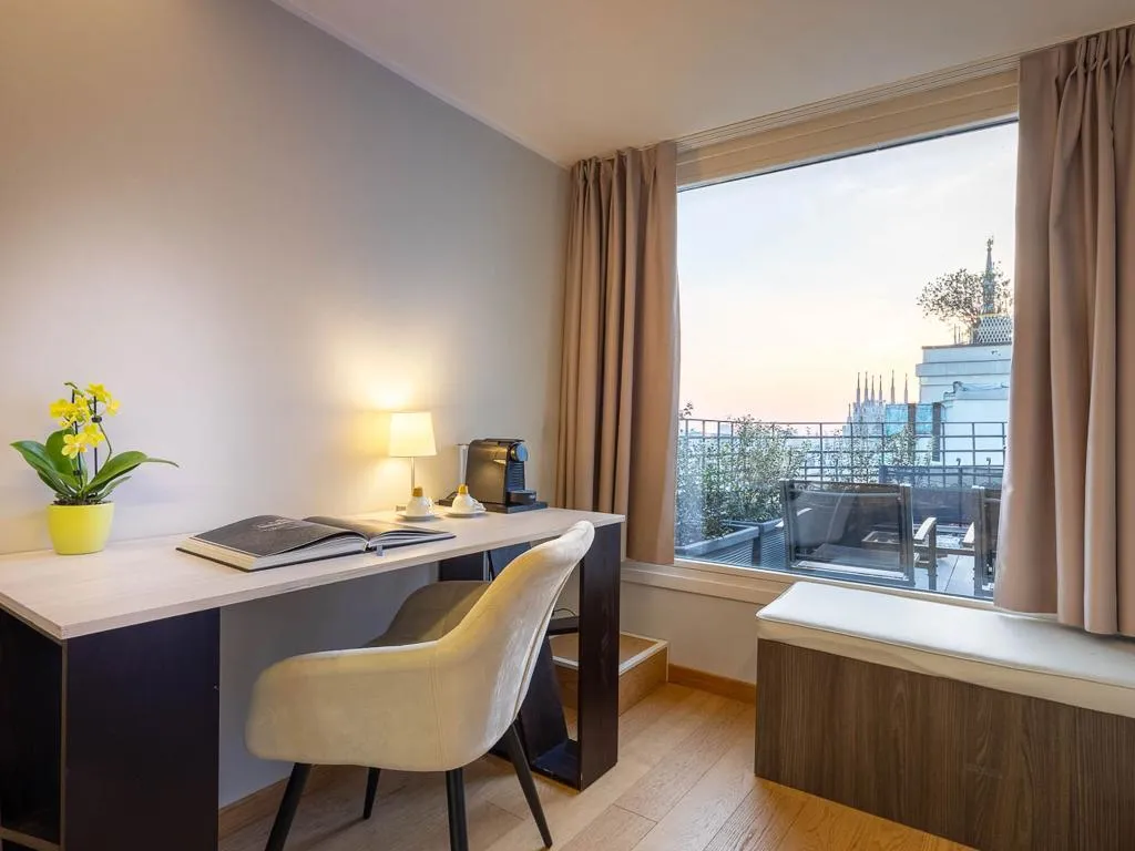 SUITE WITH VIEWS Room, iH Hotels Milano Ambasciatori, Milan