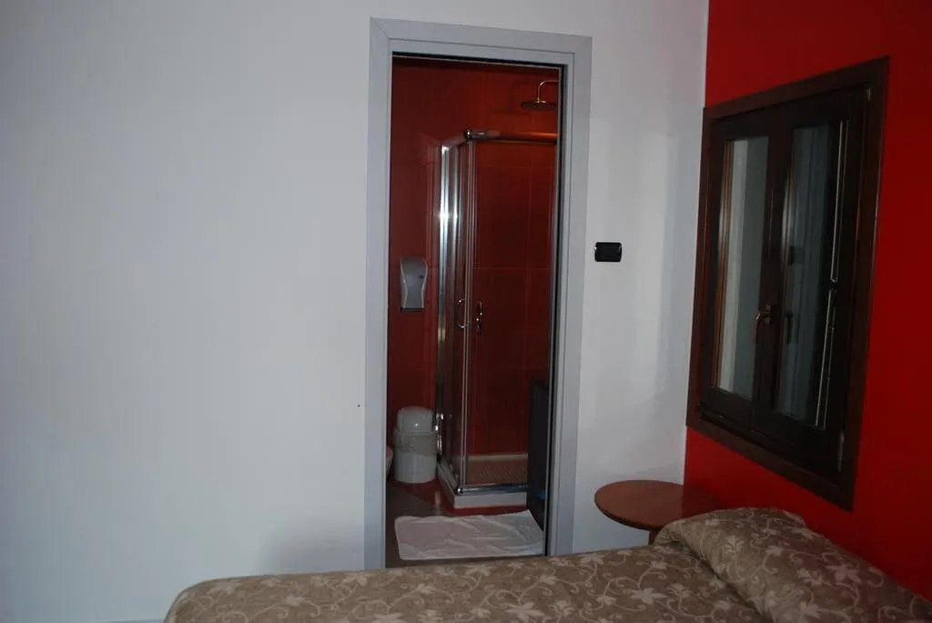 Room, San Geremia, Venice