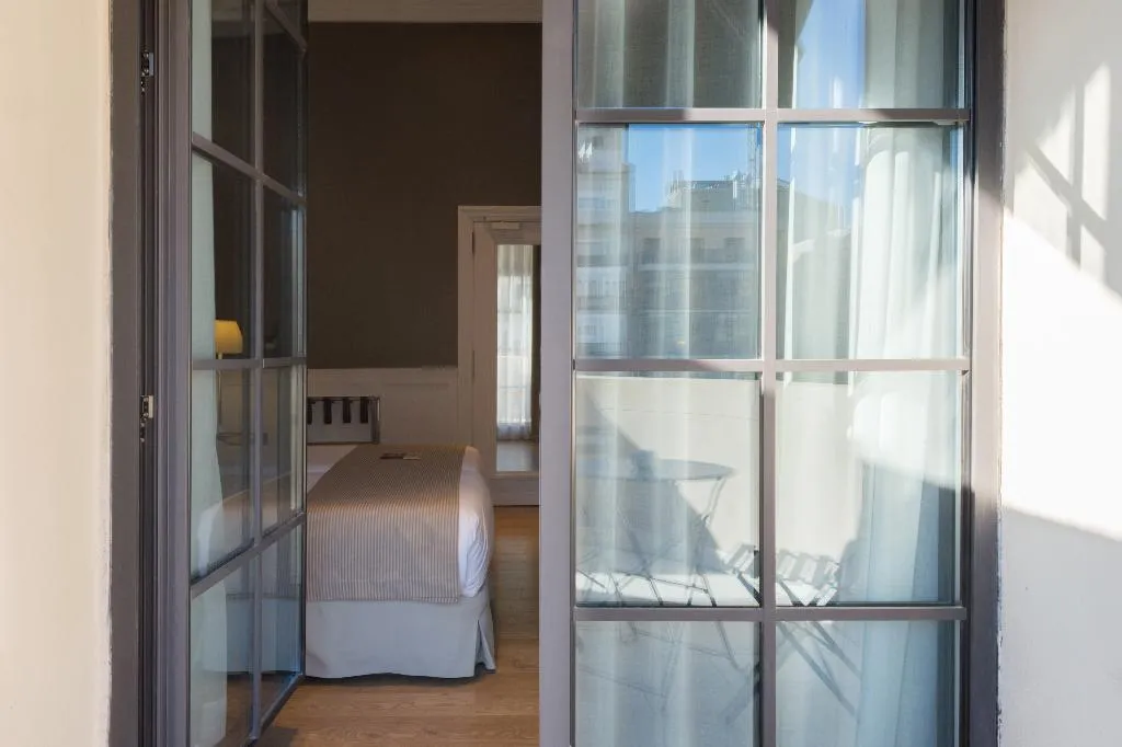 DOUBLE SUPERIOR Room, Granvia, Barcelona