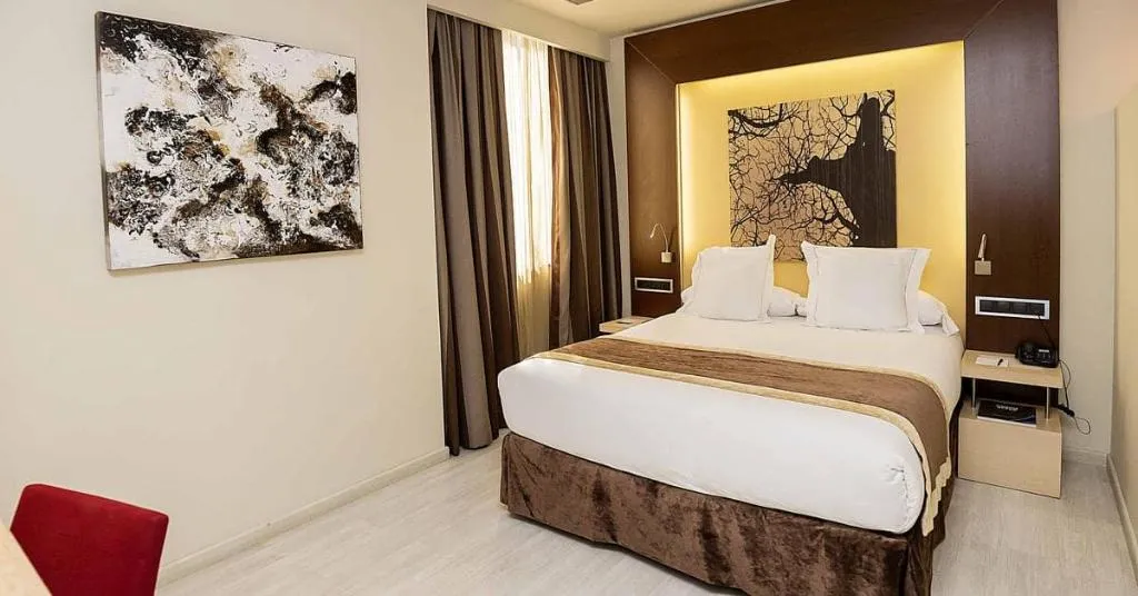 DOUBLE PREMIUM Room, Melia Avenida America, Madrid