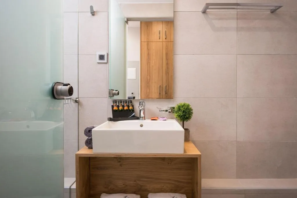 Room, Central City Hotel, Crete