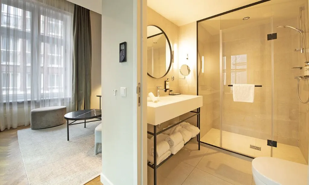 SUITE STANDARD Room, Pestana Amsterdam Riverside, Amsterdam