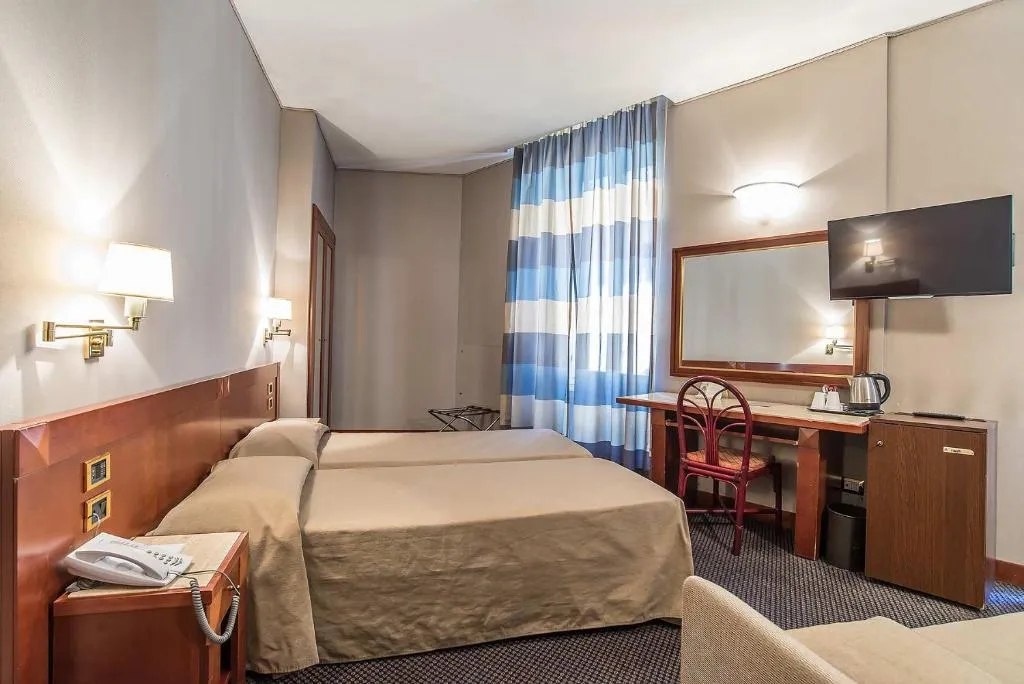 Double or Twin STANDARD Room, Accademia, Rome