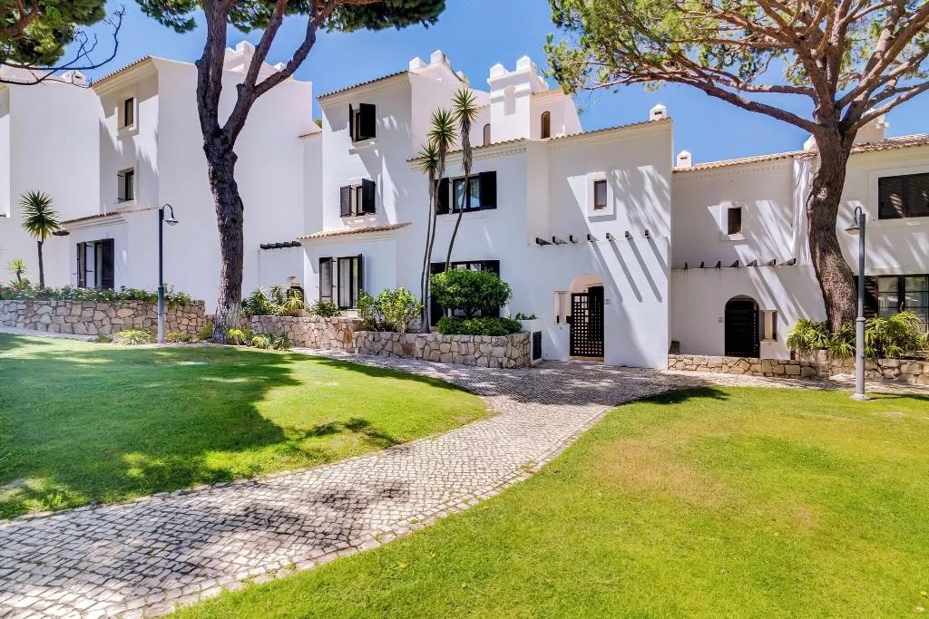 TOWNHOME DELUXE THREE BEDROOM Room, Pine Cliffs Village & Golf Suites, Algarve