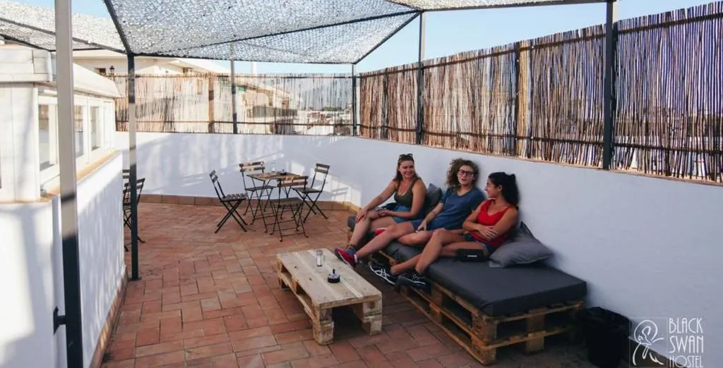 Terrace, Black Swan Hostel Sevilla, Seville