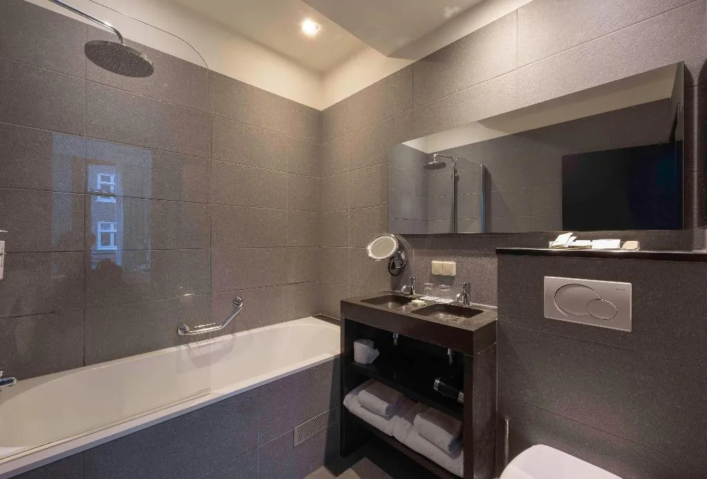 Room, Catalonia Vondel Amsterdam, Amsterdam
