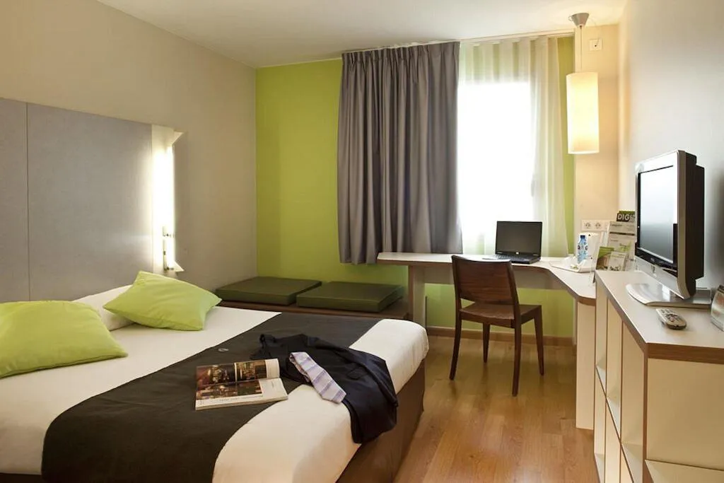 DOUBLE STANDARD Room, Travelodge Cornella Fira, Barcelona