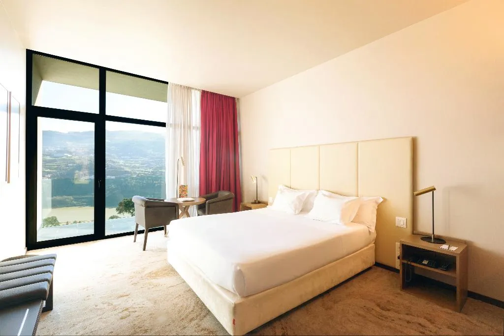 DOUBLE RIVER VIEW Room, Douro Palace, Porto