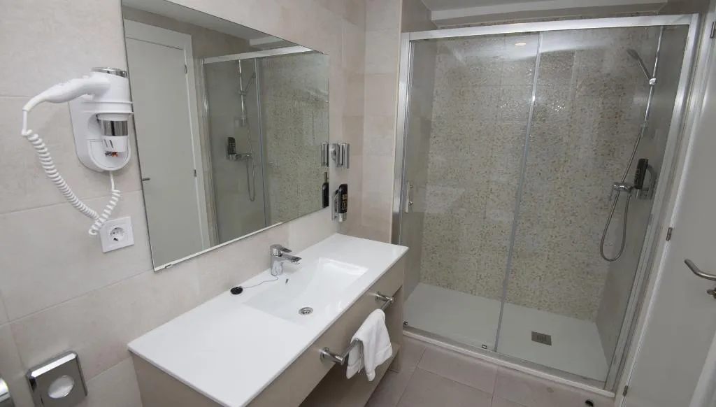 Double or Twin STANDARD Room, Chevy Hotel & Suites, Majorca