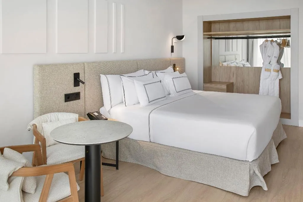 Double or Twin STANDARD Room, Melia Lloret de Mar, Costa Brava