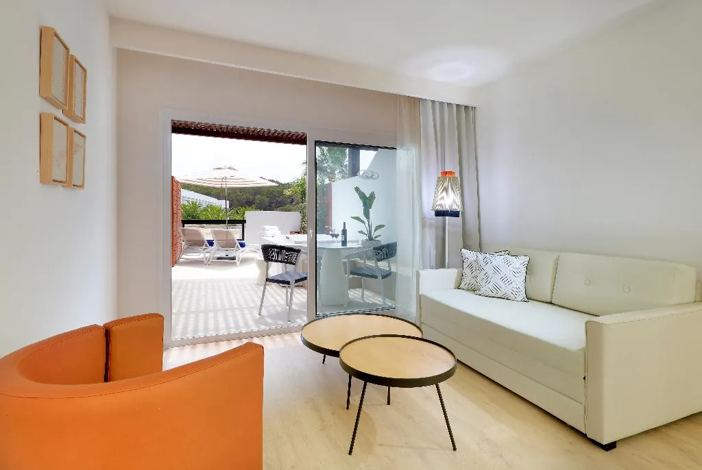 JUNIOR SUITE WITH TERRACE Room, Grand Palladium Select Palace Ibiza, Ibiza