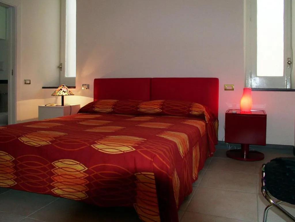Room, Caracciolo10, Naples
