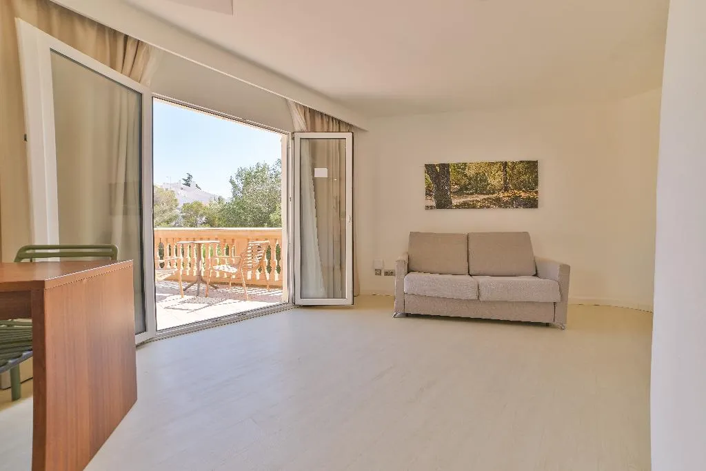 STUDIO BEACH FRONT Room, Azul Playa Apartments, Majorca