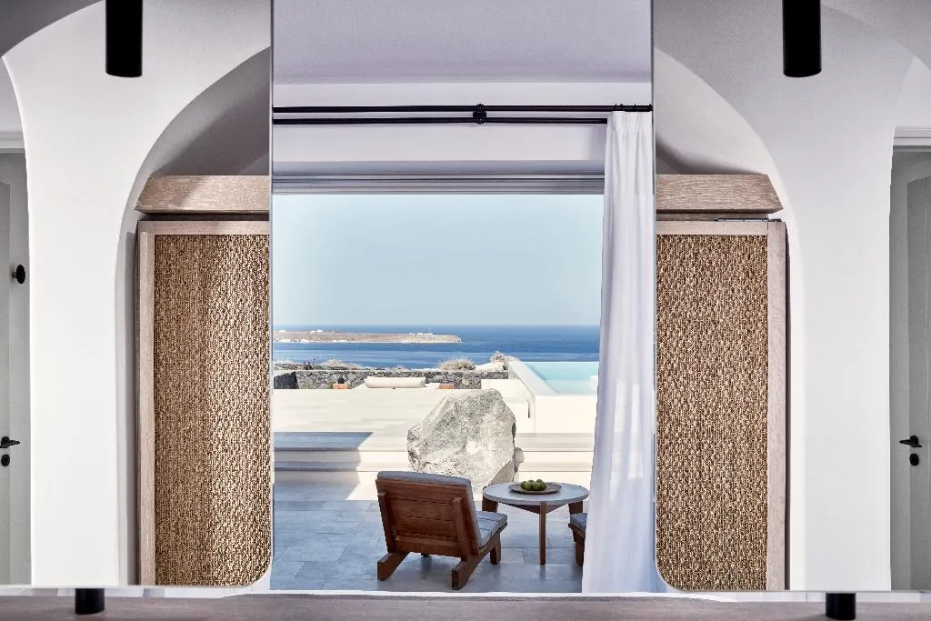 VILLA TWO BEDROOMS WITH PRIVATE POOL Room, Canaves  Epitome, Santorini