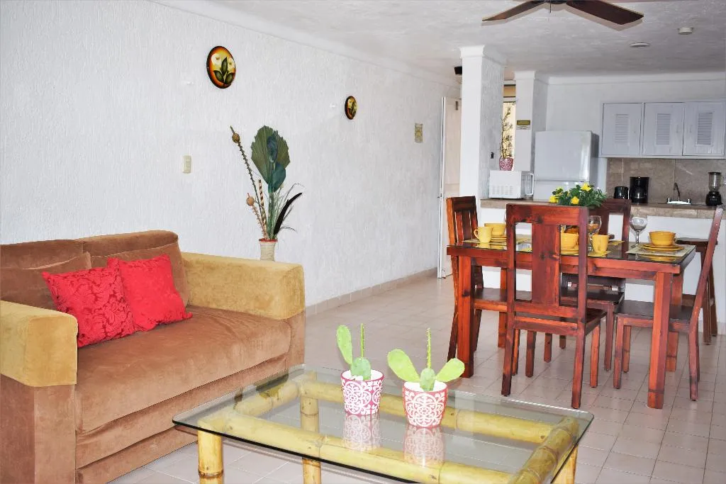 SUITE OCEAN FRONT Room, Arrecifes Suites, Cancun Area