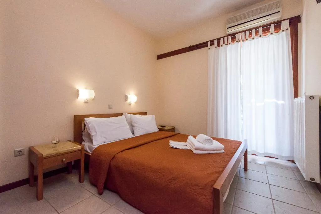 APARTMENT GARDEN VIEW Room, Villa Ganios, Kalamata