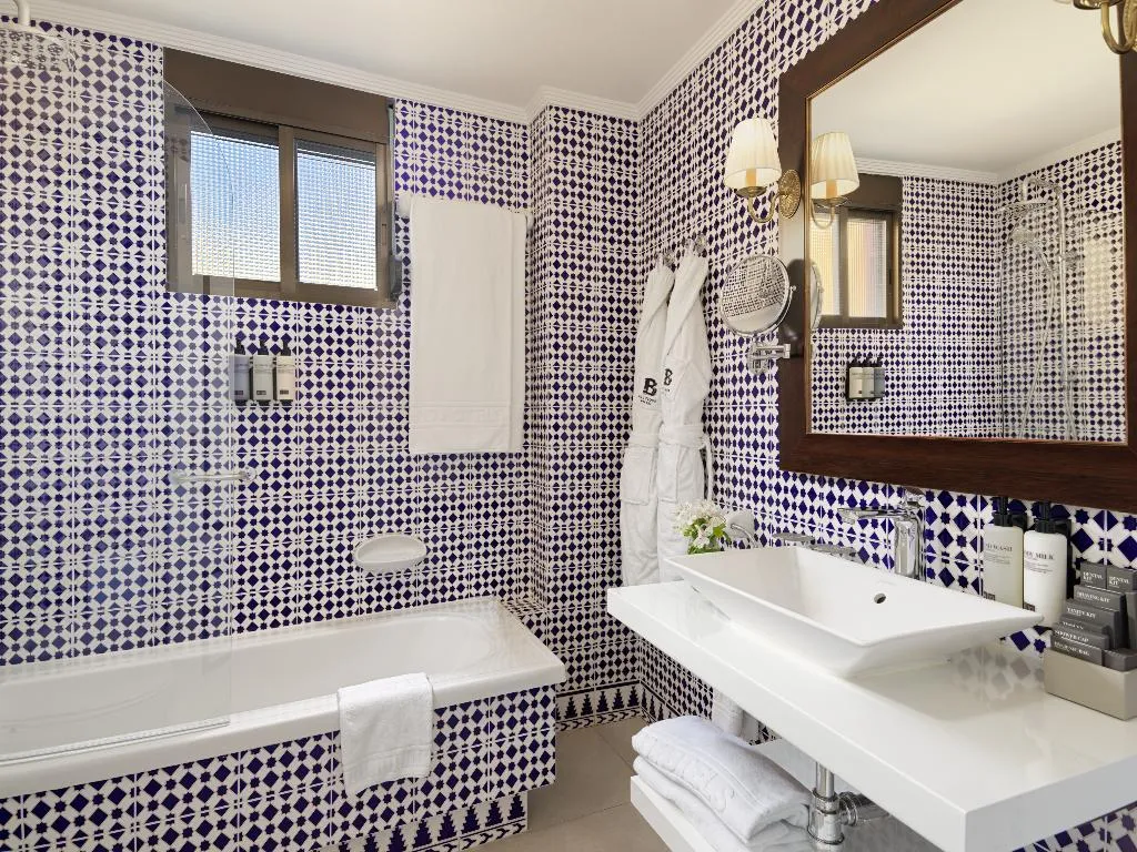 FAMILY ROOM STANDARD Room, H10 Corregidor Boutique Hotel, Seville