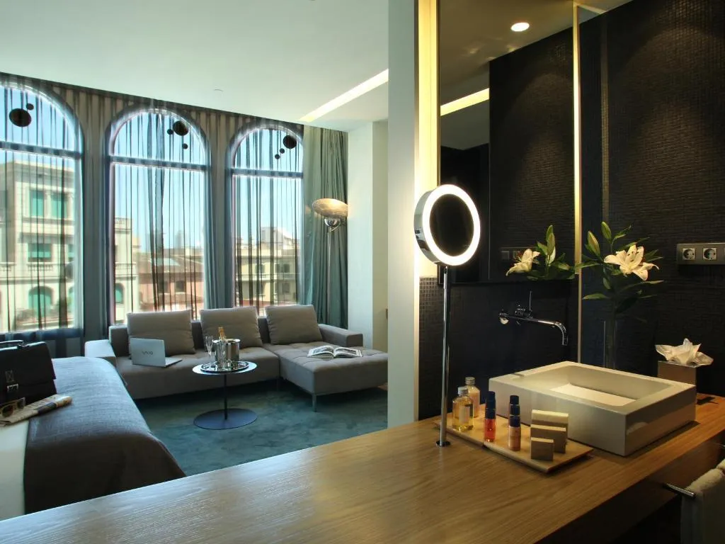 JUNIOR SUITE DELUXE Room, Ohla Barcelona, Barcelona