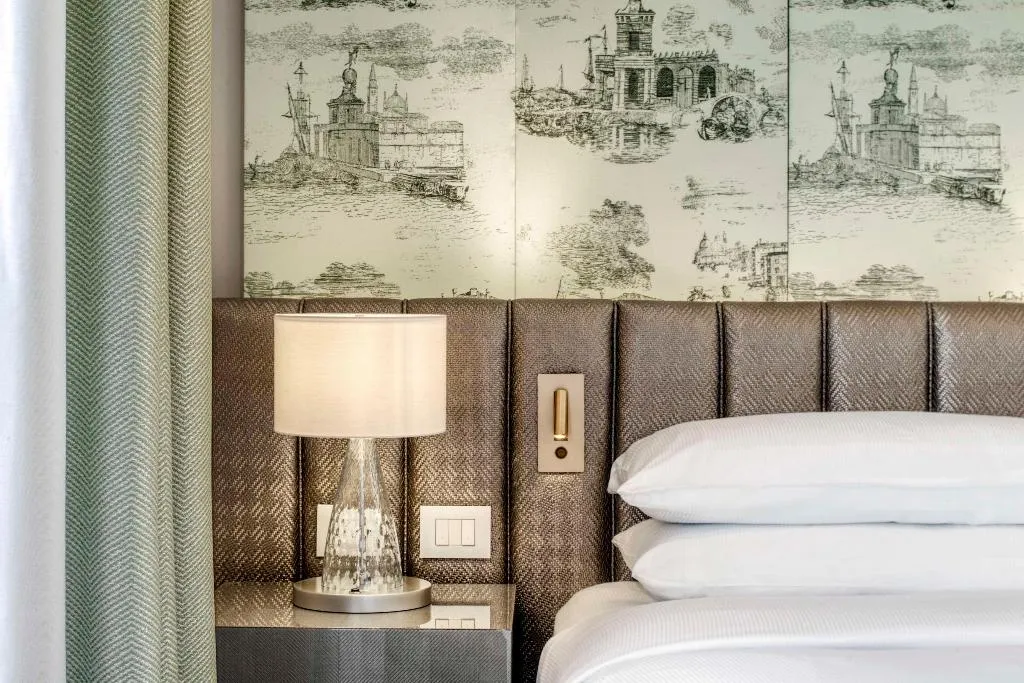 SUITE EXECUTIVE KING BED Room, Hilton Molino Stucky Venice, Venice