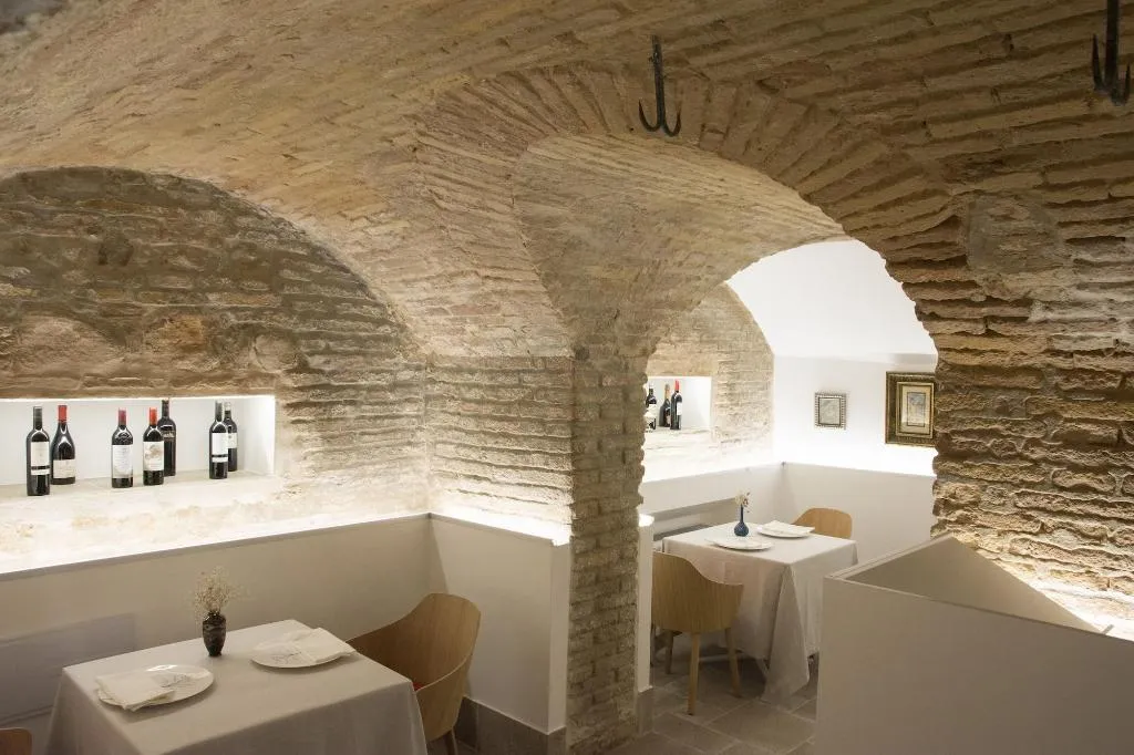 Restaurant, Hotel Oleum Parking Gratuito Reserva Previa, Andalucia