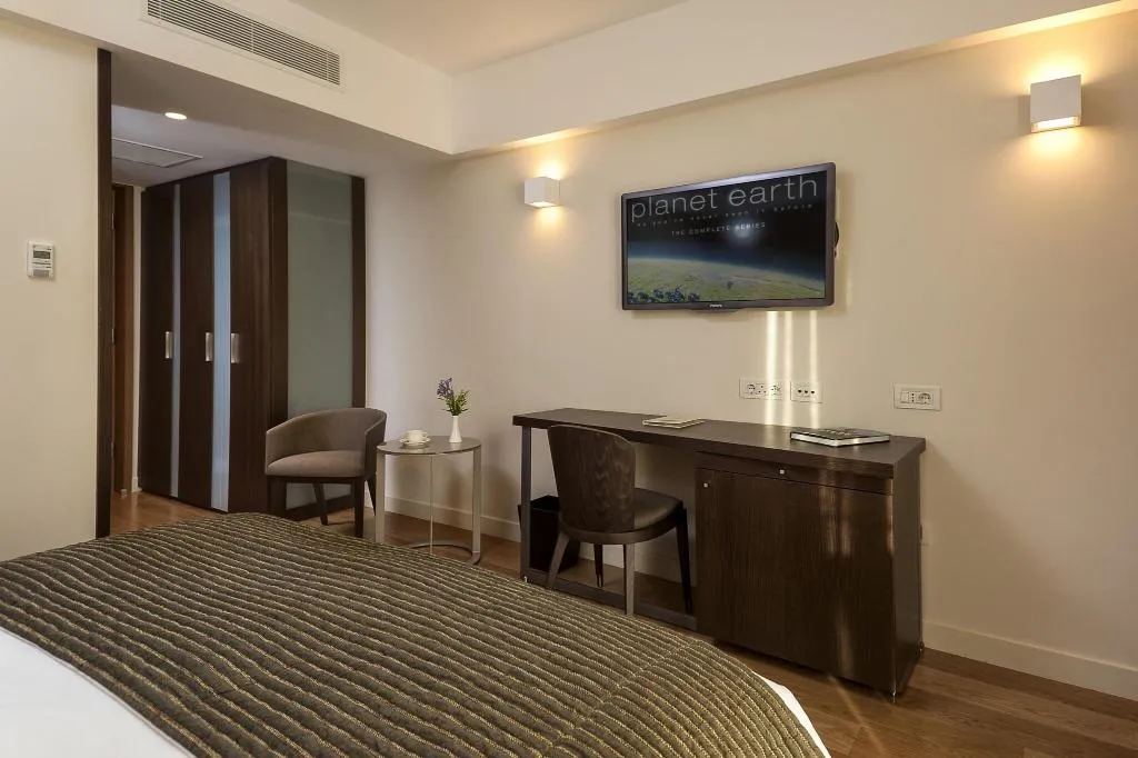 DOUBLE QUEEN SIZE BED Room, Samaria, Crete