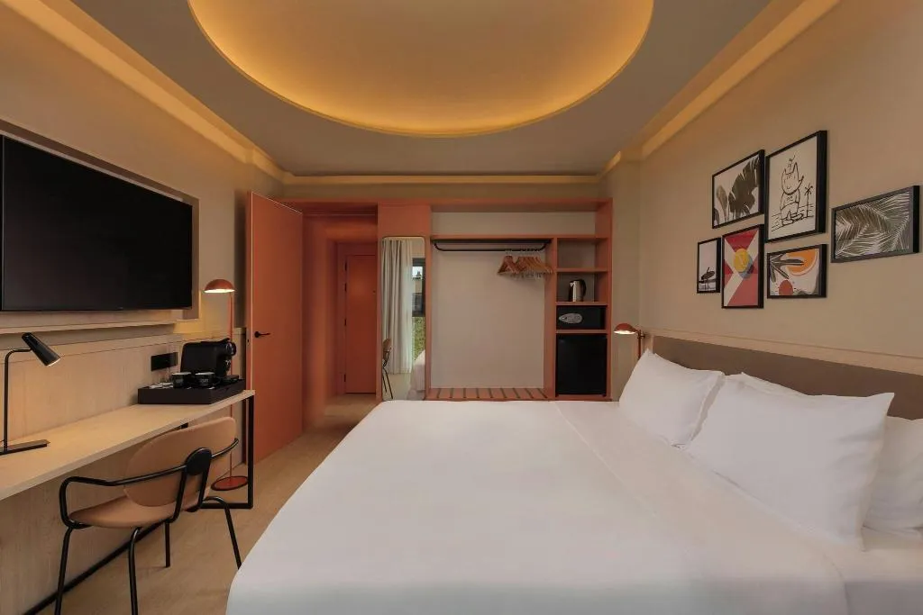 DOUBLE CITY VIEW KING BED Room, Four Points by Sheraton Barcelona Diagonal, Barcelona