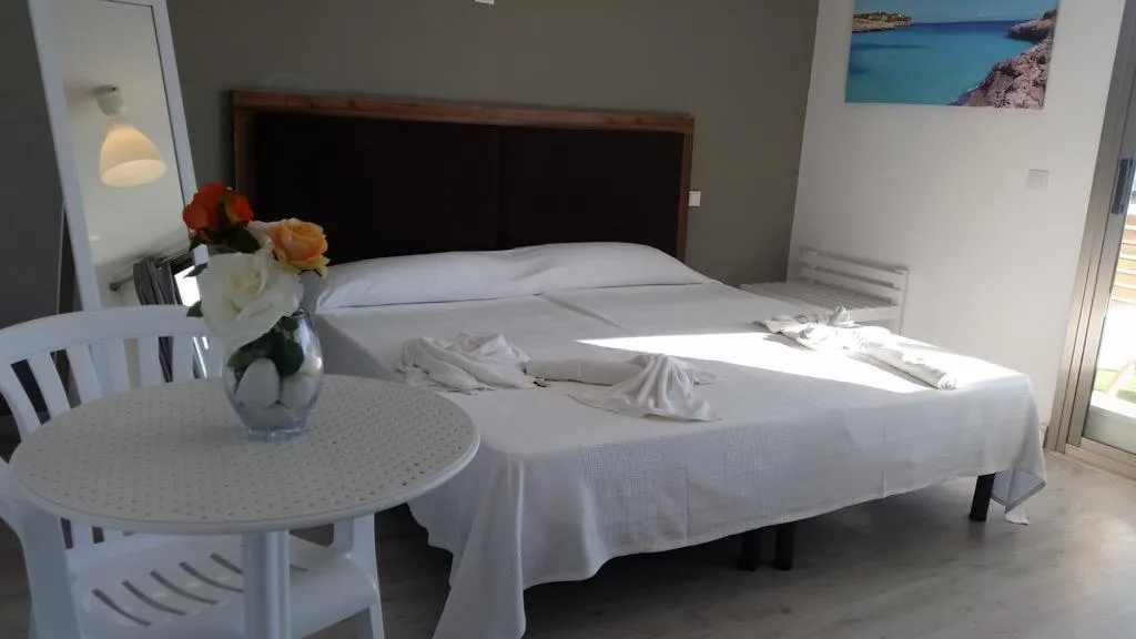 Room, Es Nautico Suites, Majorca