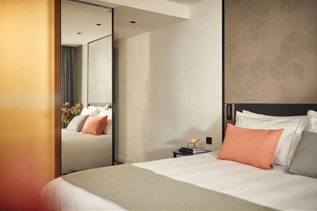 DOUBLE DELUXE QUEEN BED Room, Park Plaza Vondelpark, Amsterdam