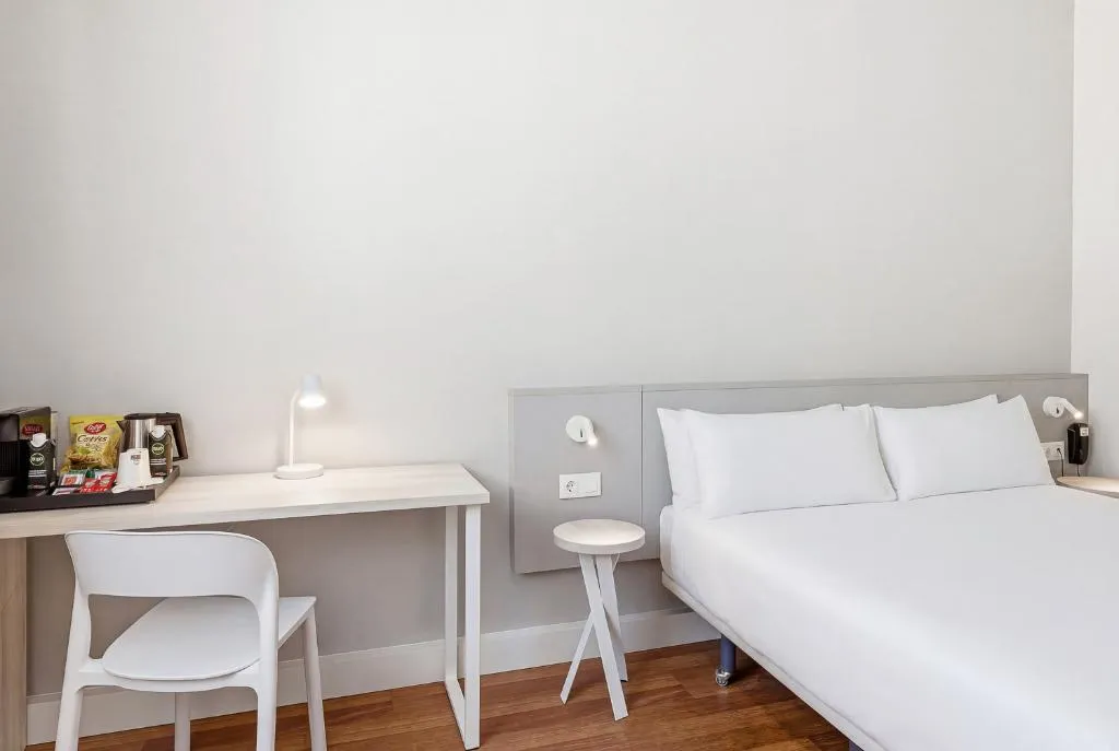 DOUBLE STANDARD Room, B&B HOTEL Barcelona Mataró, Barcelona