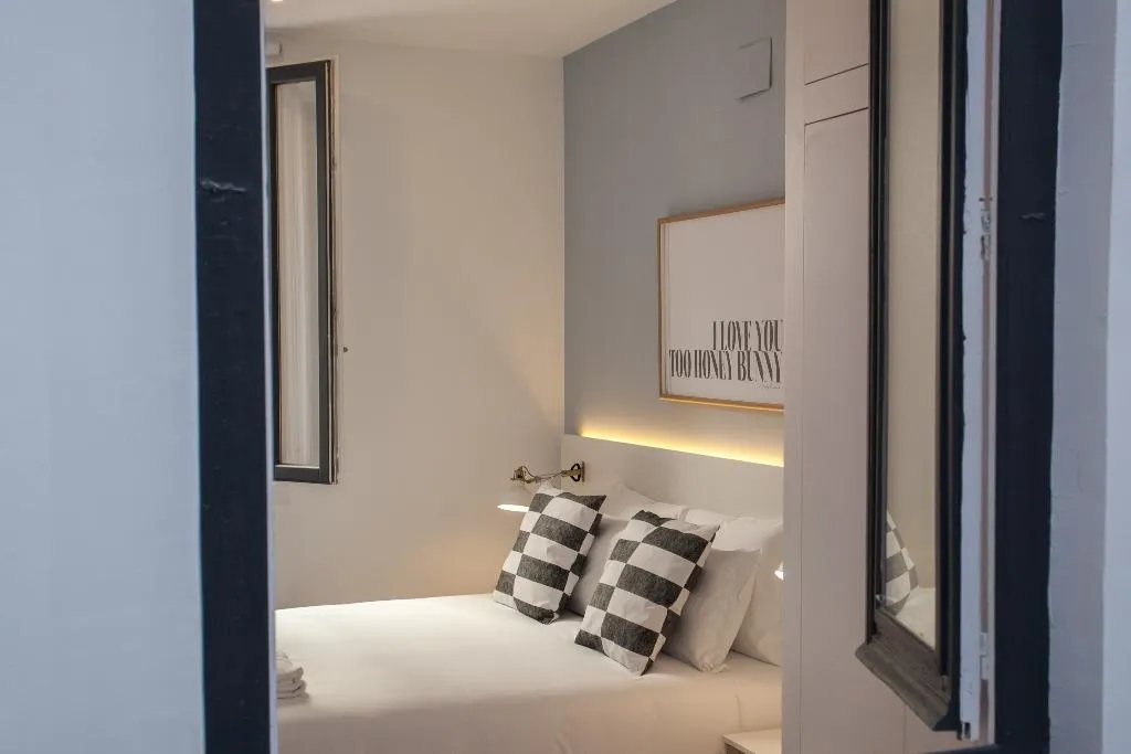 APARTMENT TWO BEDROOMS TWO BATHROOMS Room, Gran Central Suites, Madrid