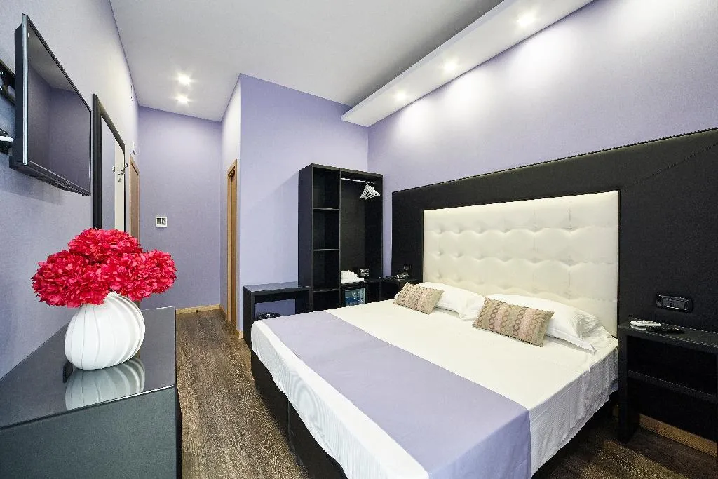 Double or Twin WITH BALCONY Room, Style Caserta, Naples