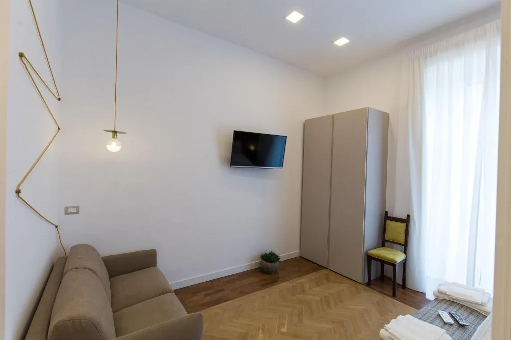 Room, Savoy Riviera, Naples
