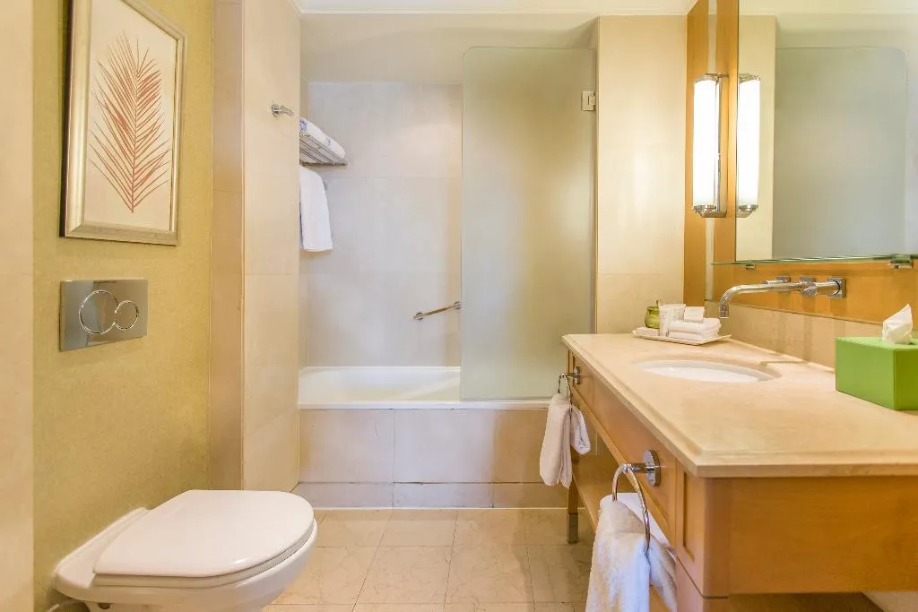SINGLE DELUXE RIVER VIEW Room, Kempinski Nile Hotel Garden City Cairo, Cairo
