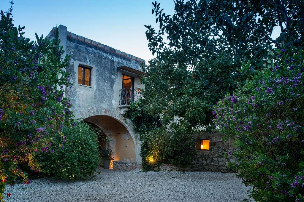 JUNIOR SUITE CAPACITY 3 Room, Baglio La Porta di San Gerardo by Geocharme, Palermo