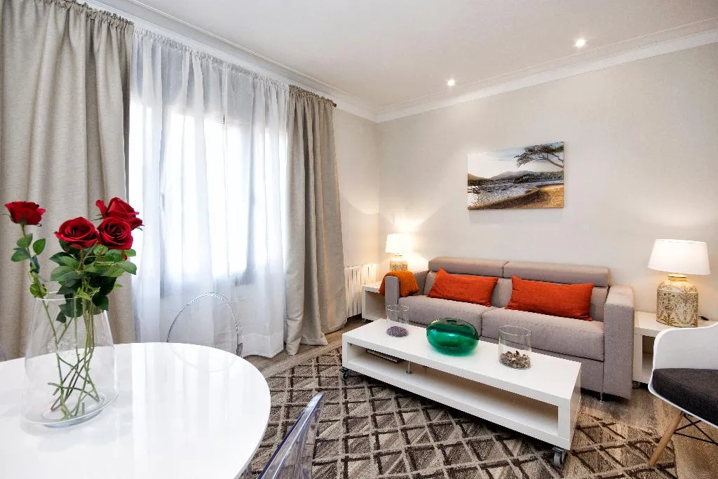 APARTMENT THREE BEDROOMS Room, Mercedes Heritage Apartments, Barcelona
