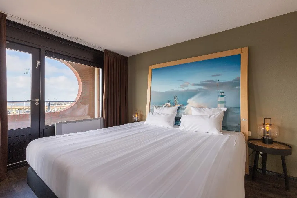 FAMILY ROOM STANDARD Room, Leonardo Hotel IJmuiden Seaport Beach, Amsterdam